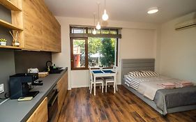 Exclusive Top Central Studio